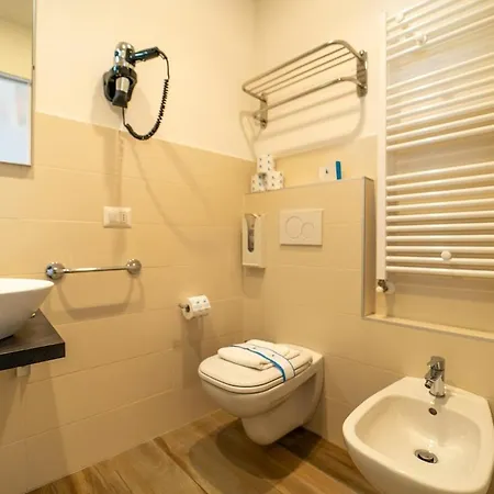 Apartament Lovely In The Walled With Wifi E Ac Como