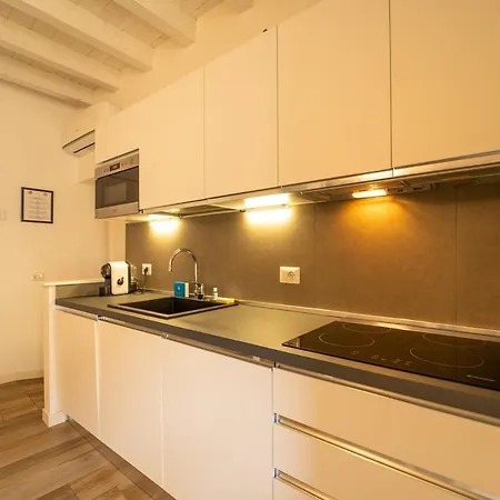 Lovely In The Walled With Wifi E Ac Apartament